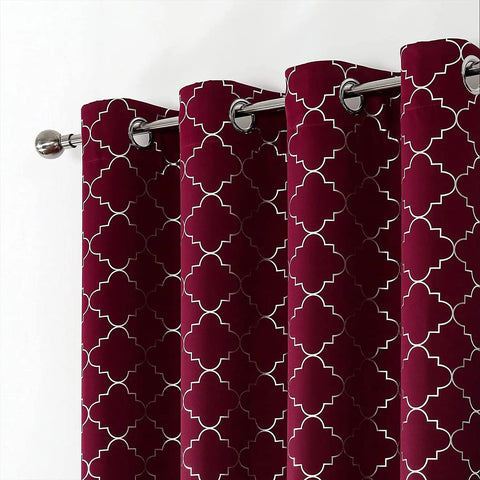 Roter Vorhang, moderne Muster
