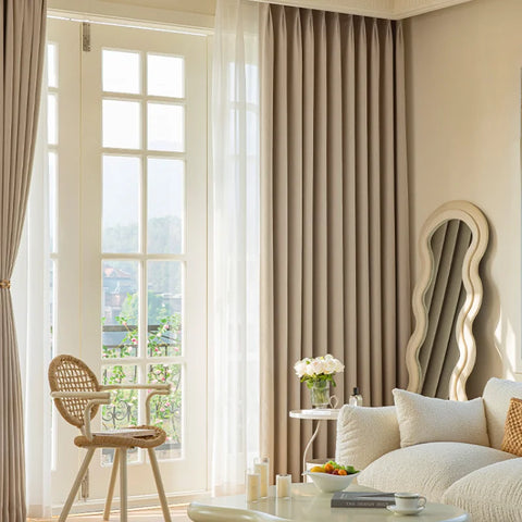 Beiger Vorhang für modernes Schlafzimmer