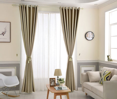 Goldener Beige Vorhang