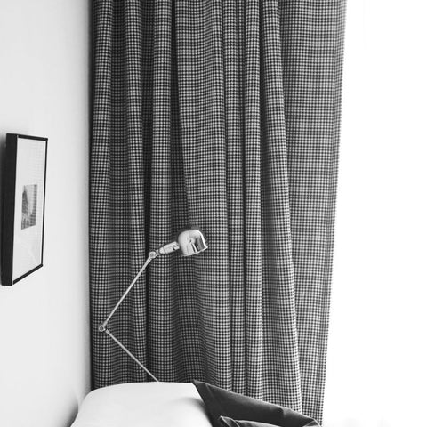 Schwarz-weißes Vorhangdesign