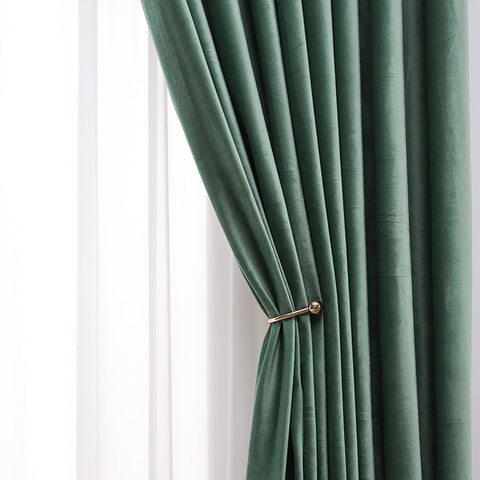Trendiger grüner Samtvorhang