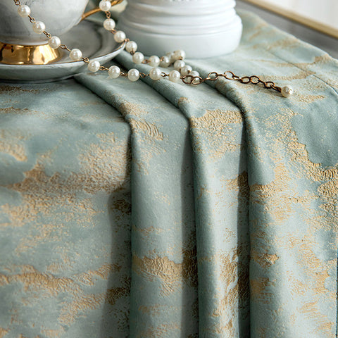 Grüner und goldener Vorhang