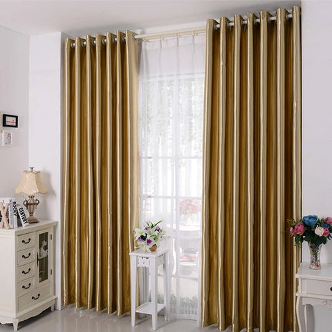 Goldene Vorhänge