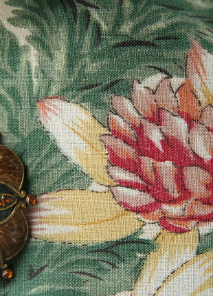 Tropische Vorhänge mit floraler Eleganz