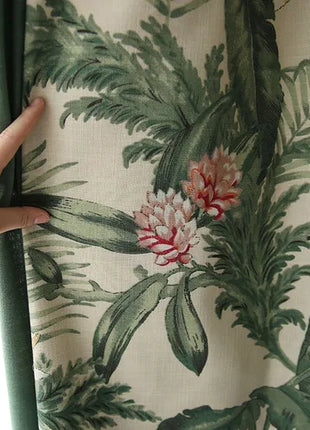 Tropische Vorhänge mit floraler Eleganz