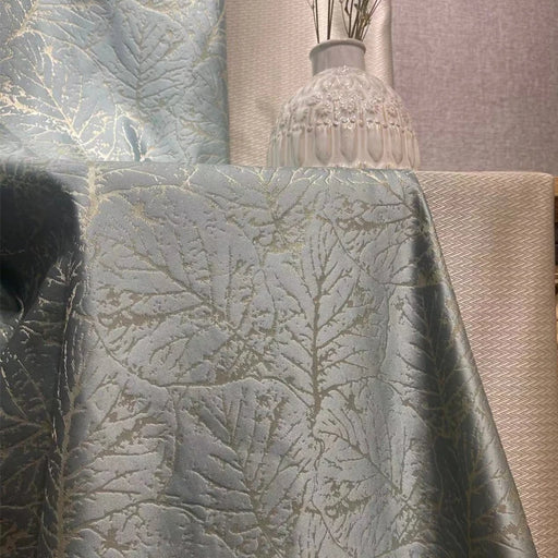 Silberner nordischer blauer Vorhang