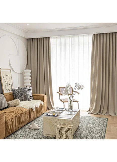Warmbeige Samtvorhang
