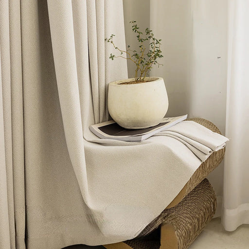 Weiße Wohnzimmergardinen im Leinenstil