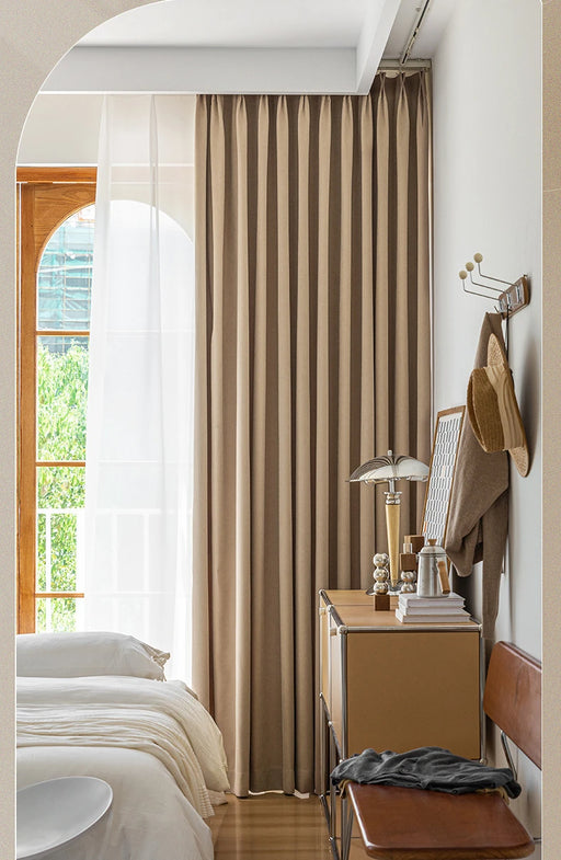 Beigefarbener Vorhang im Leinenstil fürs Schlafzimmer