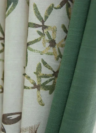 Tropische Vorhänge mit floraler Eleganz