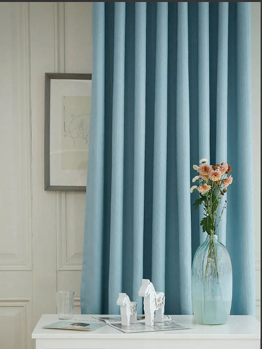 Himmelblauer Vorhang