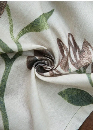 Tropische Vorhänge mit floraler Eleganz