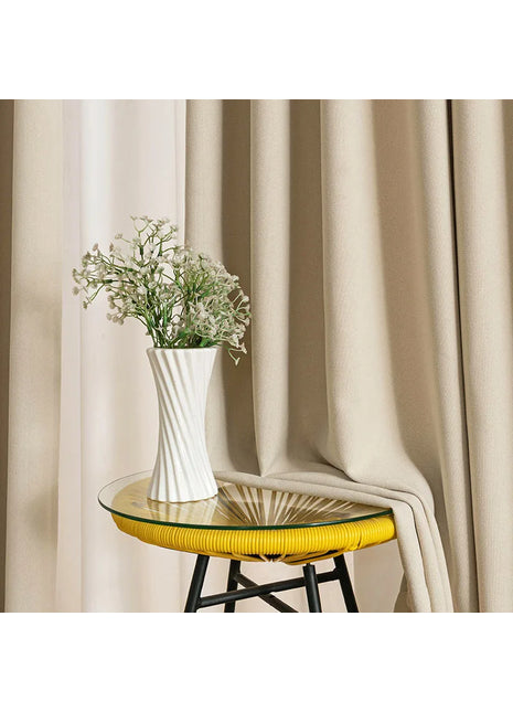 Trendige beige Vorhänge fürs Wohnzimmer