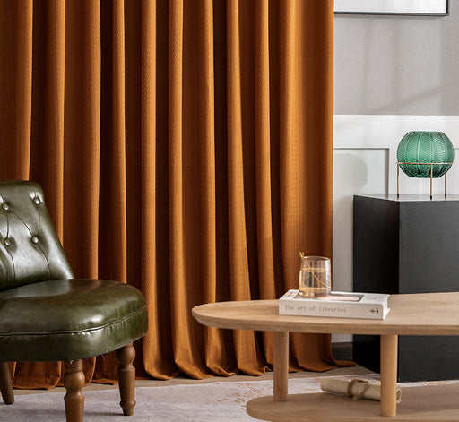 Orangefarbener Vorhang für ein modernes Wohnzimmer