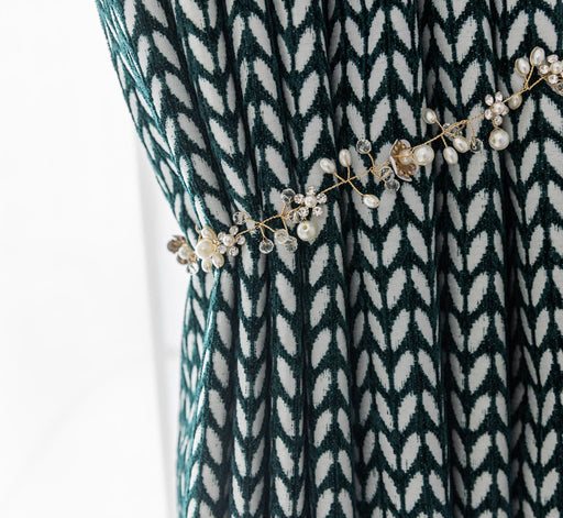 Moderner grüner gemusterter Vorhang