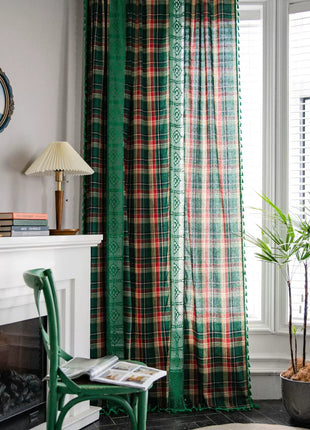 Roter Vintage-Check-Vorhang