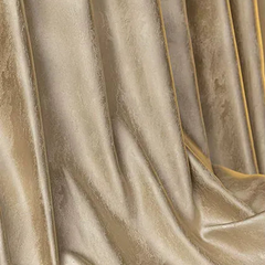 Goldene Vorhänge