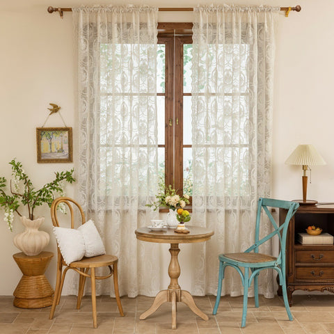 Luxuriöses, besticktes, transparentes Vintage-Wohnzimmer in Weiß