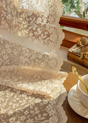 Luxuriöses, besticktes, transparentes Vintage-Wohnzimmer in Weiß