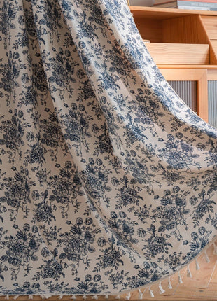 Moderner weißer und blauer Vorhang