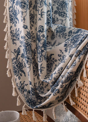 Moderner weißer und blauer Vorhang