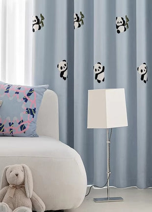Kindervorhang Panda mit grauem Schachbrettmuster bestickt