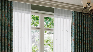 Jacquard-Vorhang mit roten Blumen und Vögeln im klassischen Stil