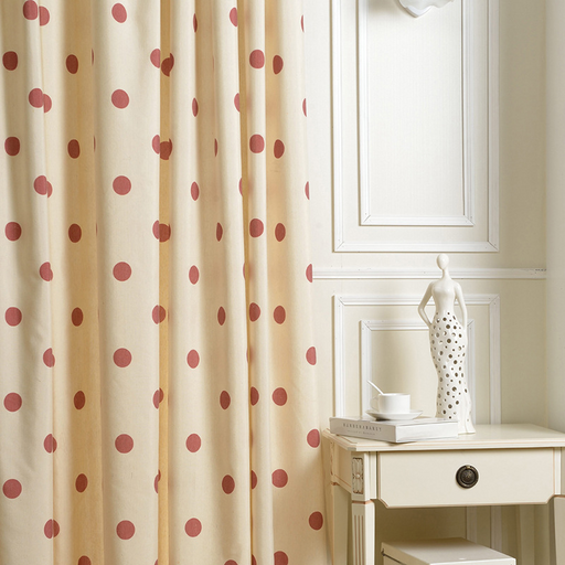 Vorhang mit runden Mustern