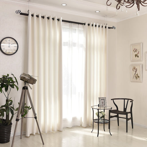 Beige Leinen-Vorhänge für ein trendiges Wohnzimmer