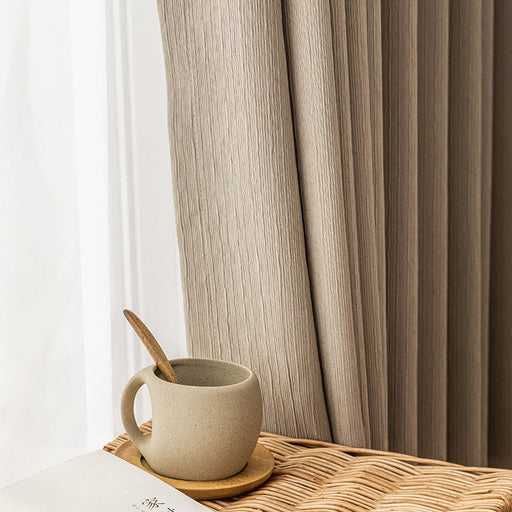 Beige-brauner Vorhang