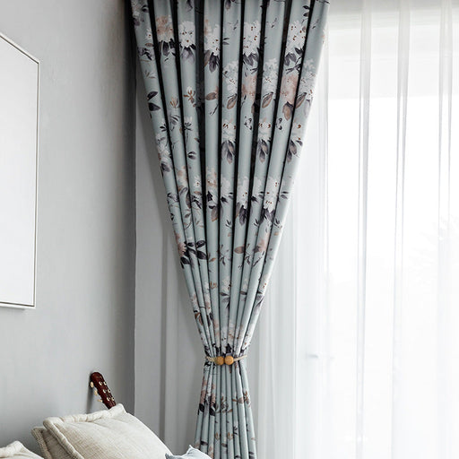 Blauer Blumenvorhang