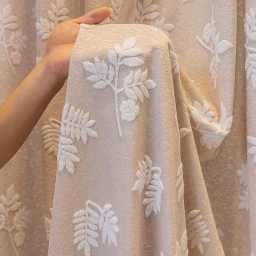 Rosa Vorhang mit Blattmuster