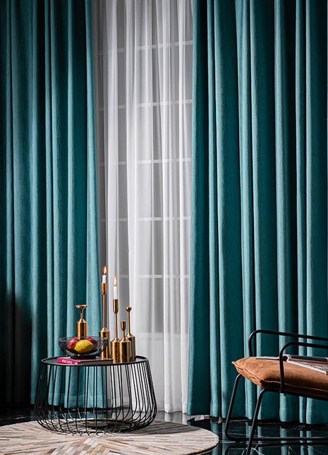 Skandinavischer, entenblauer Vorhang