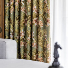 Dschungelgrüner Vorhang