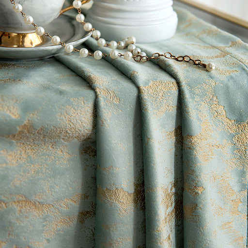 Grüner und goldener Vorhang