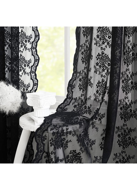 Bestickter schwarzer Voile